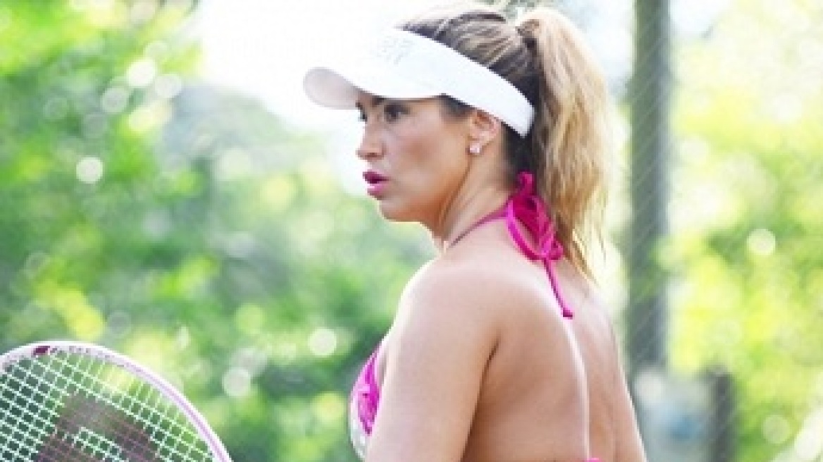 Όταν η Jennifer Nicole Lee παίζει τένις...
